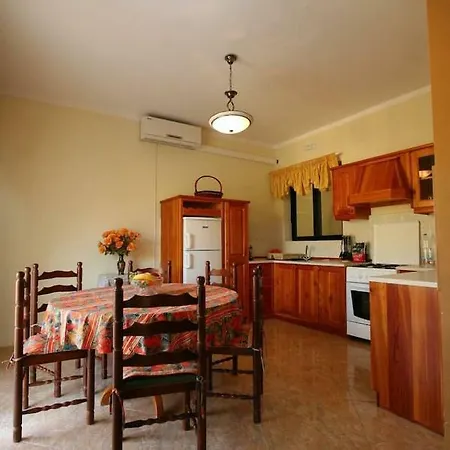Lejlighed Bright & Spacious In Marsalforn, Gozo *